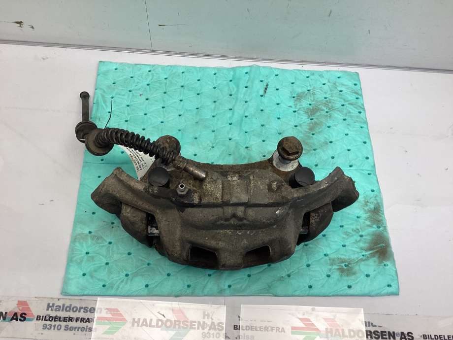 Bremsecaliper høyre foran til VW Transporter / Caravelle 2015-2019 (T6) (T6) (VOLKSWAGEN|7E0 615 124|)