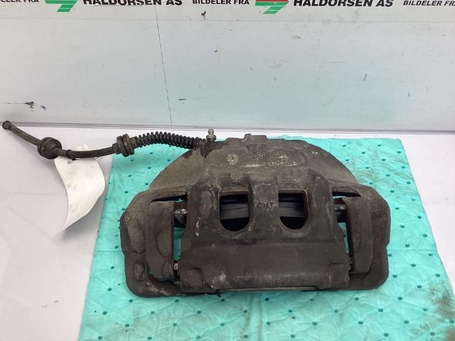 Bremsecaliper høyre foran til VW Transporter / Caravelle 2015-2019 (T6) (T6) (VOLKSWAGEN|7E0 615 124|)