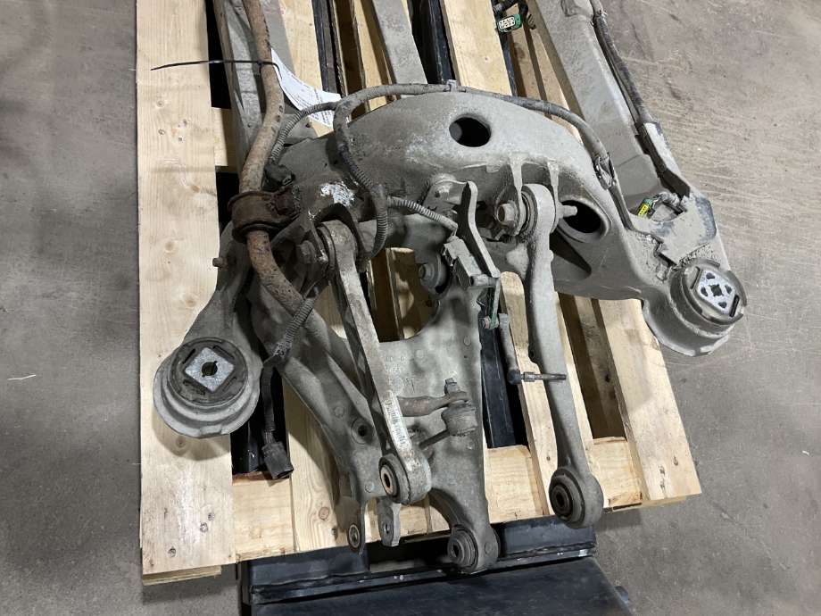 Travers bak til Tesla Model S 2013-2016 (Fase 1)  (TESLA|6007012-00-F|)