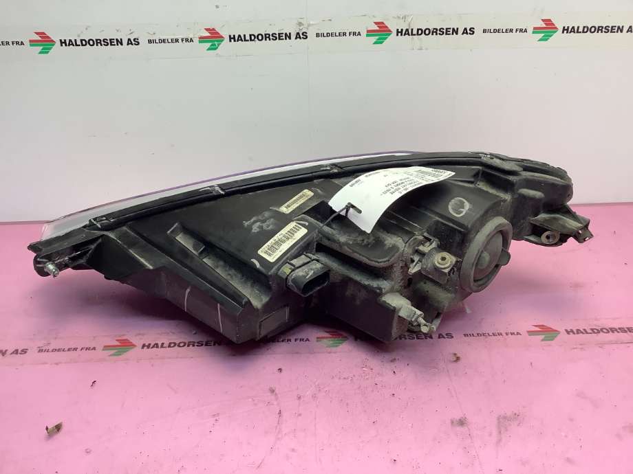 Frontlykt høyre halogen til Tesla Model S 2013-2016 (Fase 1)  (TESLA|6005911-00-C|)