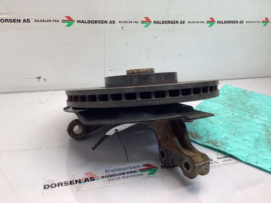Hjulspindel venstre foran til VW Transporter / Caravelle 2015-2019 (T6) (T6) (VOLKSWAGEN|7H8 407 257 C|)