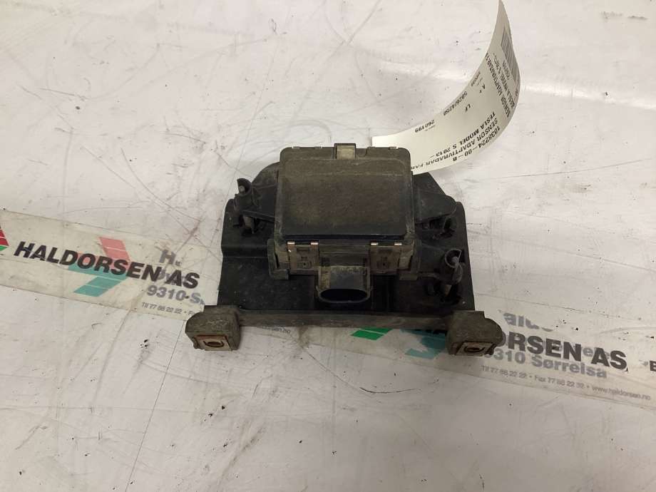 Sensor radar til Tesla Model S, 2013-2016 (Fase 1)  (TESLA|1038224-00-B)