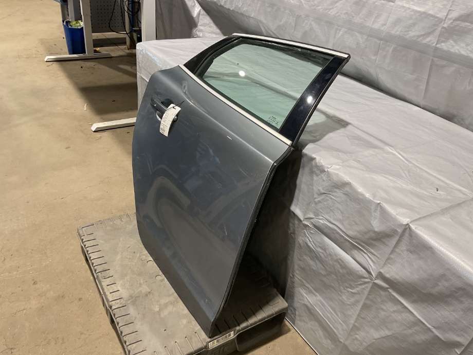Dør høyre bak til Volvo V40 2012-2019  (VOLVO|32351000|)