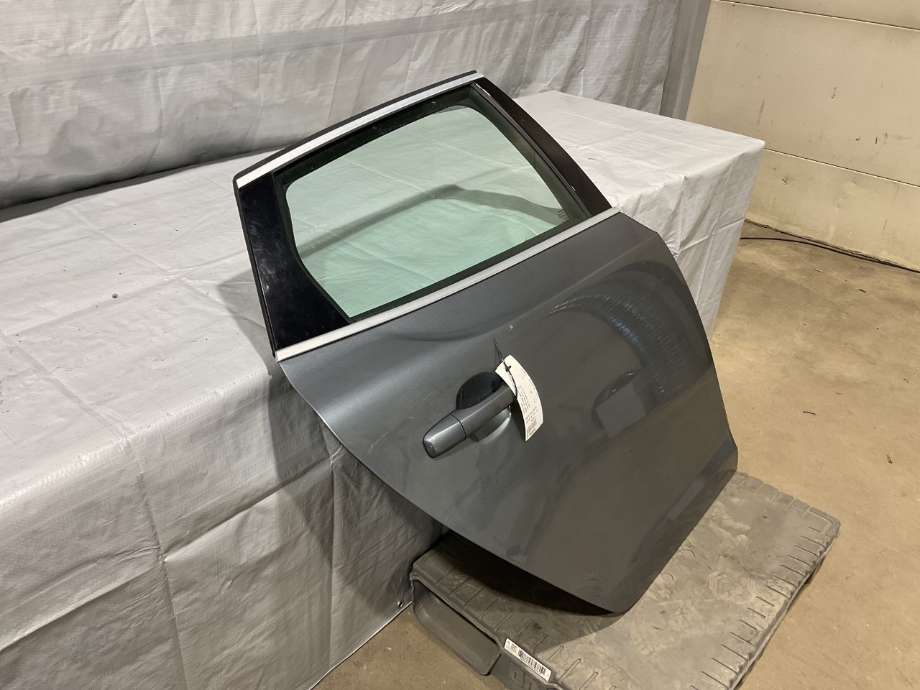 Dør høyre bak til Volvo V40 2012-2019  (VOLVO|32351000|)