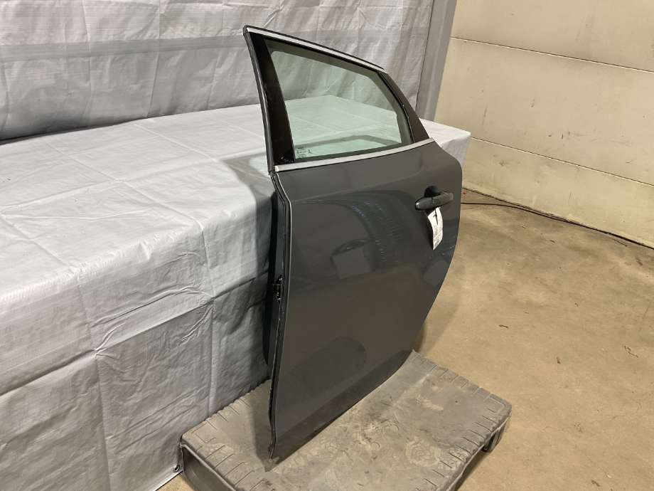Dør venstre bak til Volvo V40 2012-2019  (VOLVO|32321999|)