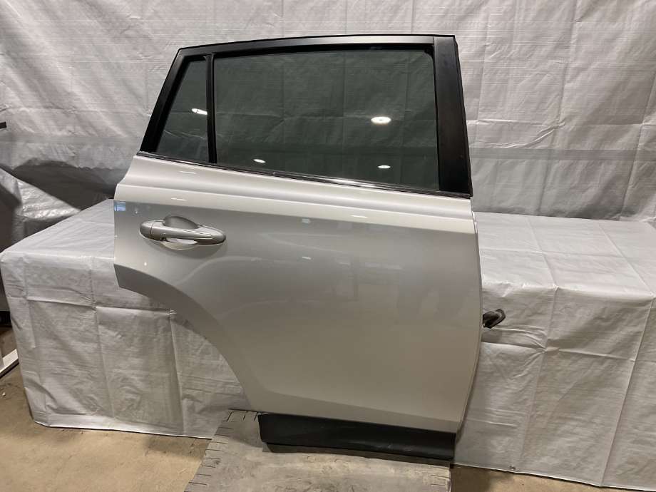 Dør høyre bak til Toyota RAV4, 2013-2015 (Type IV, Fase 1)  (TOYOTA|6700342180)