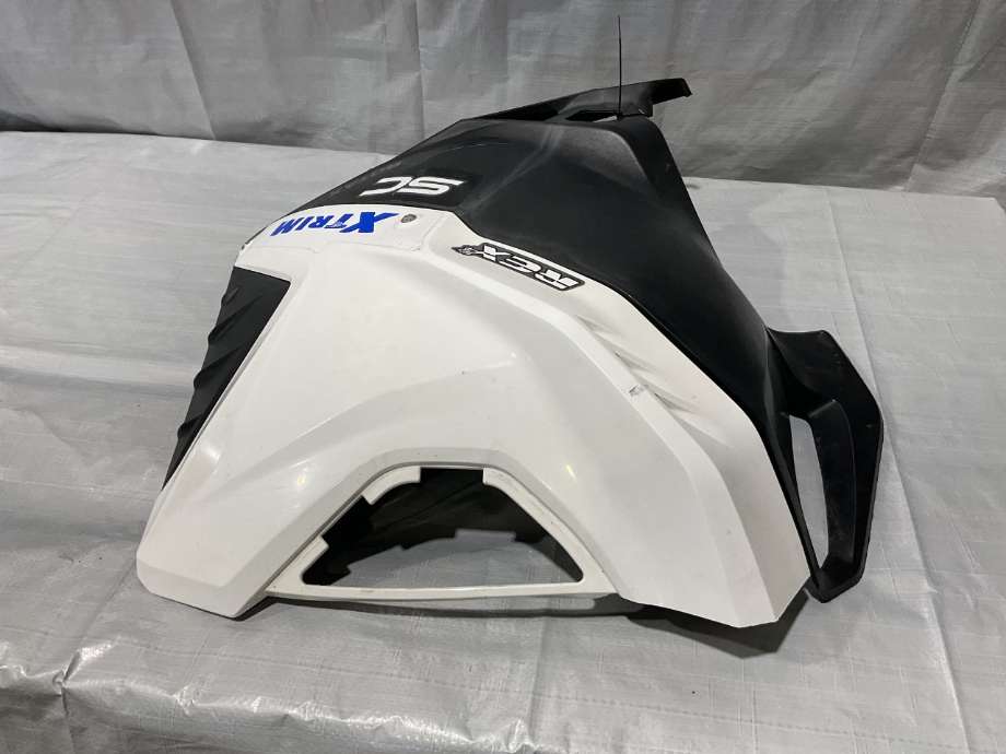 MC, Kåpe, høyre til Snøscooter Lynx øvrige 0-->>  (LYNX XTRIM SC 900 ACE|517305249|517305425|XTRIM)