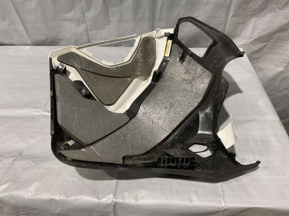 MC, Kåpe, høyre til Snøscooter Lynx øvrige 0-->>  (LYNX XTRIM SC 900 ACE|517305249|517305425|XTRIM)