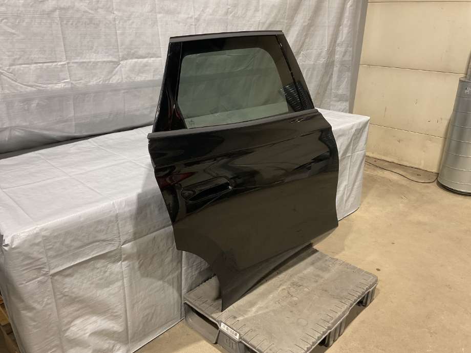 Dør høyre bak til VW ID.7 2023-->> (VW ID.7 GTX STV 5D|14B 833 056 K|)