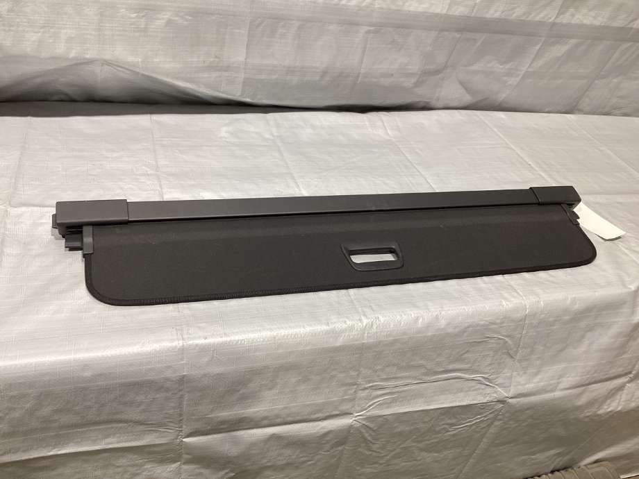 Hattehylle til VW ID.7 2023-->>  (VW ID.7 GTX STV 5D|14B 867 871|)
