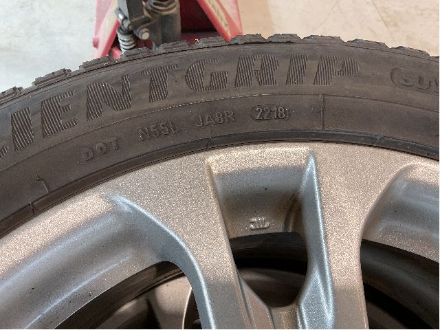 Hjulsett aluminium sommer til Mitsubishi Outlander 2012-2015 (Type III, Fase 1)  (MITSUBISHI|3 ET38 NAV 67;5X114|225/55R18 98H|UKE 22 ÅR 18)