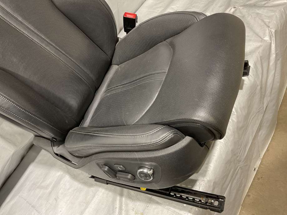 Sete foran høyre til Audi A6, Allroad 2012-2014 (Type III, Fase 1) (C7) (C7) (AUDI|)