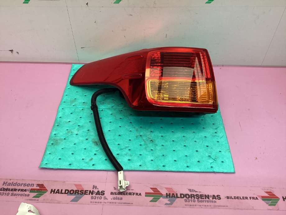 Baklykt venstre til Toyota RAV4, 2013-2015 (Type IV, Fase 1)  (TOYOTA|8156142170)