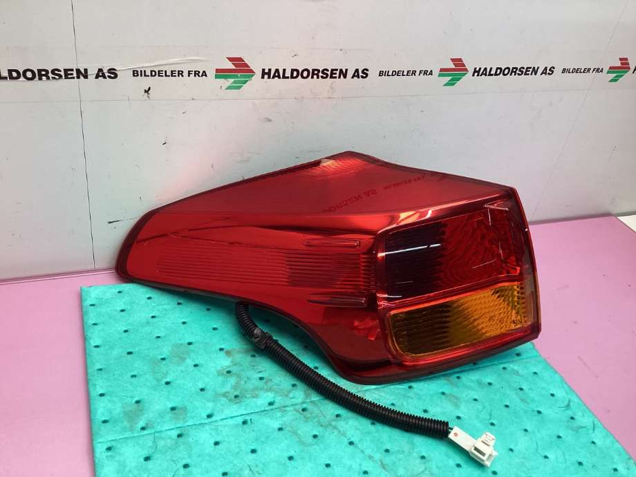 Baklykt venstre til Toyota RAV4 2013-2015 (Type IV, Fase 1)  (TOYOTA|8156142170|)