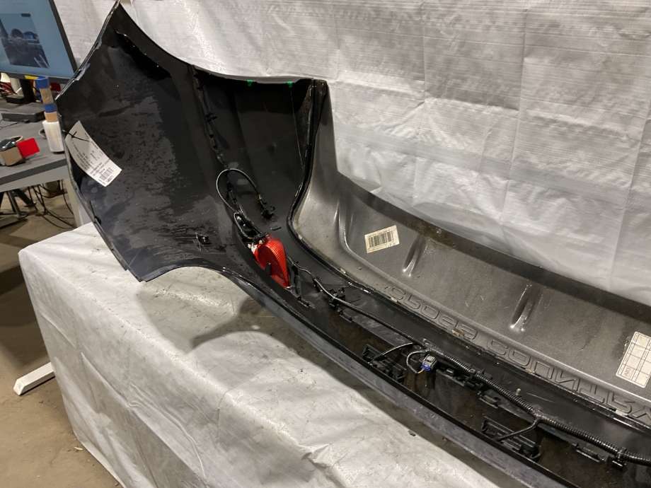 Støtfanger bak til Volvo V40 2012-2019  (VOLVO|39814451|31383640|31383787)