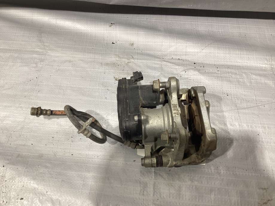 Bremsecaliper venstre bak til Toyota RAV4 2019-->> (Type V)  (TOYOTA|4785042090|4631033010|)