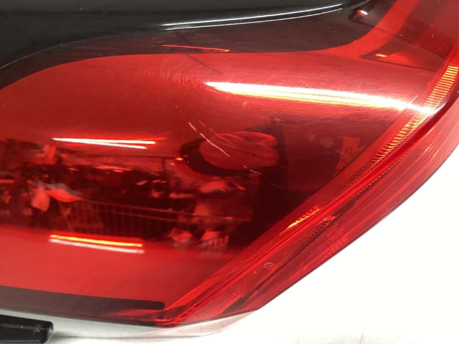 Baklykt venstre til Toyota RAV4 2019-->> (Type V)  (TOYOTA|8156142230|)