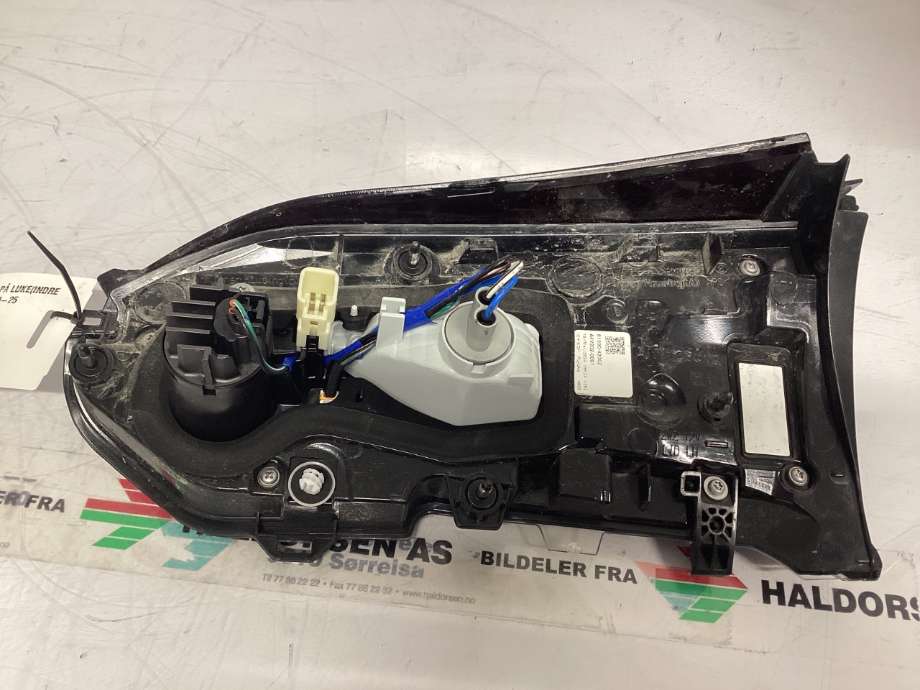 Baklykt venstre indre til Toyota RAV4 2019-->> (Type V)  (TOYOTA|8159142062|)