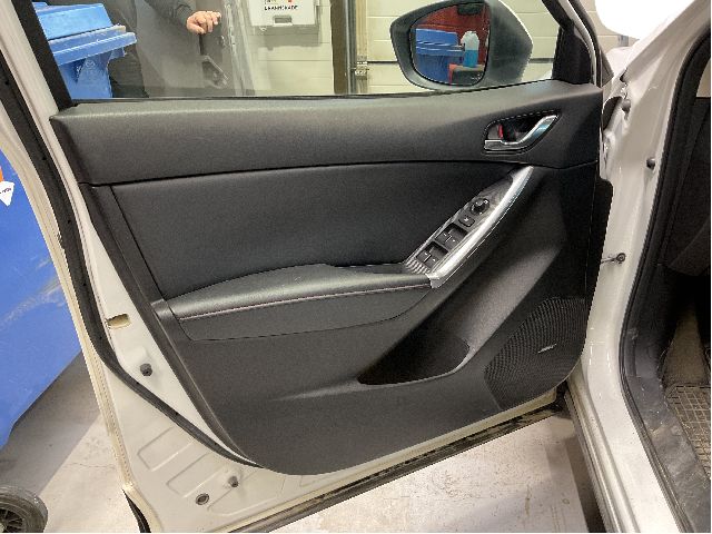 Dør venstre foran til Mazda CX-5 2012-2017 (Type I)  (MAZDA|KDY35902XG|)