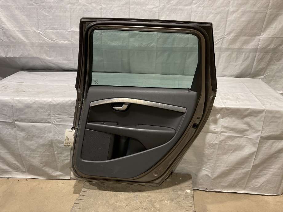 Dør høyre bak til Volvo XC70 2008-2013 (Type II, Fase 1)  (VOLVO|31335625|31218075|)
