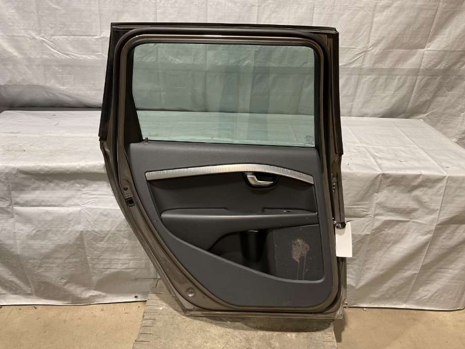 Dør venstre bak til Volvo XC70 2008-2013 (Type II, Fase 1)  (VOLVO|31335625|31218075|)