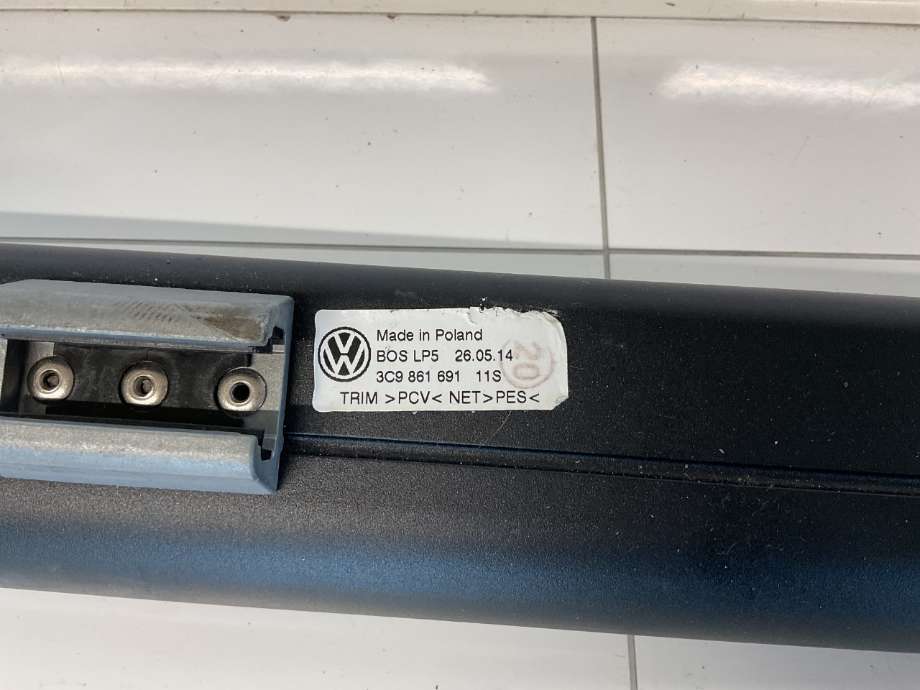 Bagasjerom hundegitter til VW Passat 2011-2015 (B7) (B7) (VOLKSWAGEN|3C9 861 691|)