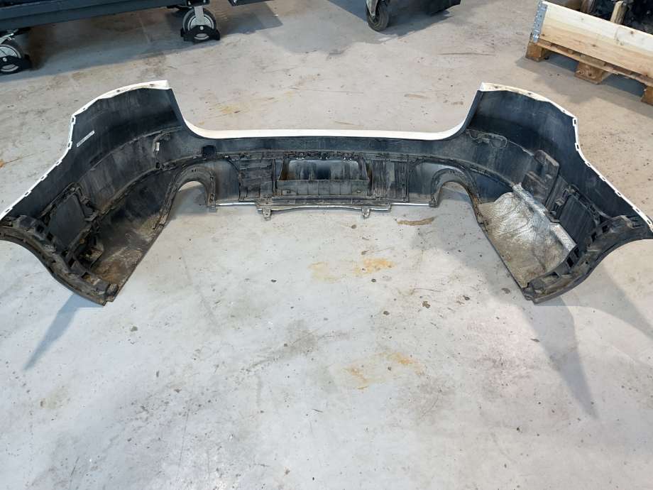 Støtfanger bak til VW Passat 2011-2015 (B7) (B7) (VOLKSWAGEN|3AF 807 421 B|)