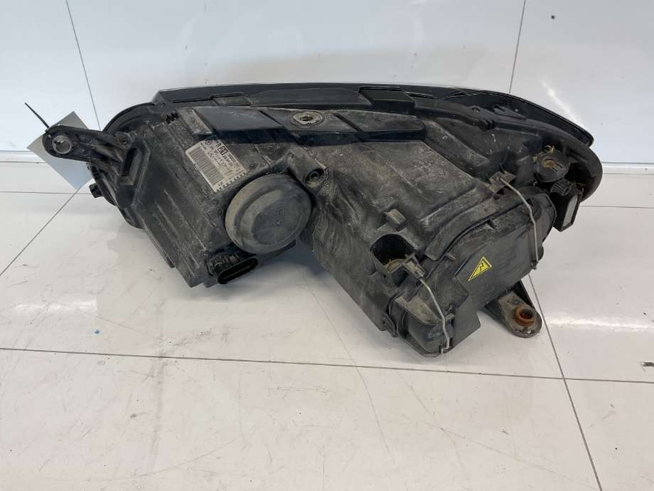 Frontlykt høyre halogen til VW Passat 2011-2015 (B7) (B7) (VOLKSWAGEN|3AB 941 044|)