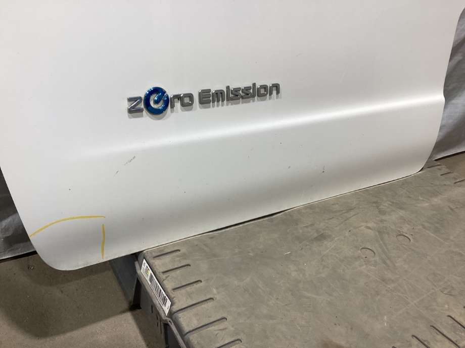 Dør venstre foran til Nissan NV200 2010-2019 (NISSAN|H01014FAMA|)