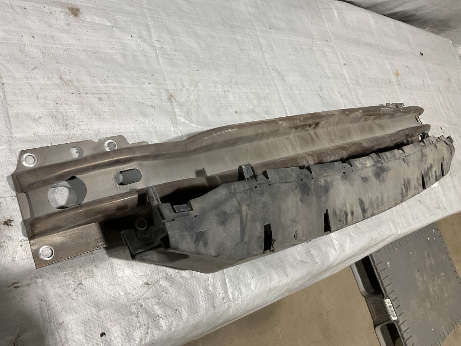 Støtfangerforsterkning foran til Volvo XC60 2008-2013 (Type I, Fase 1)  (VOLVO|31420309|)