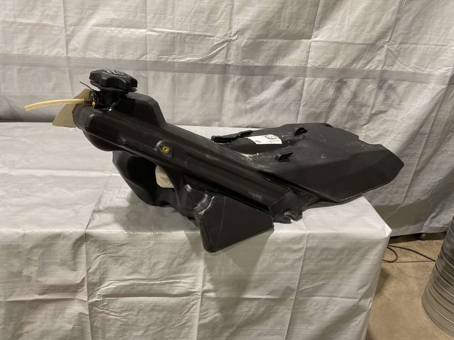 Bensintank til Snøscooter Lynx øvrige 0-->>  (LYNX SHREDDER D|513034078|850TR|SHREDDER)