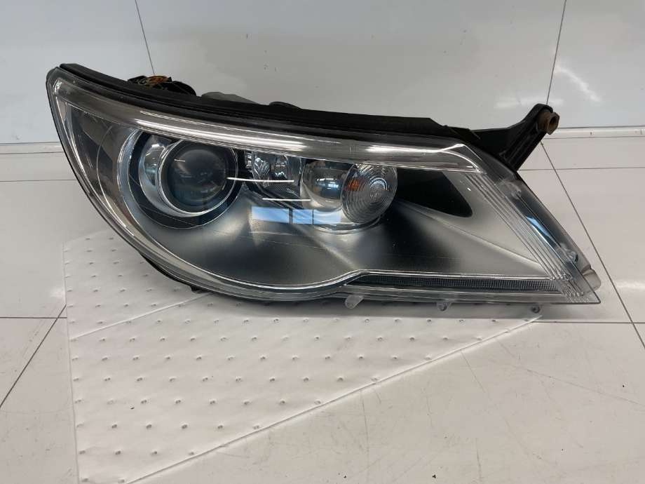 Frontlykt høyre halogen til VW Tiguan, 2007-2011 (Type I, Fase 1)  (VOLKSWAGEN|5N1 941 040 R)