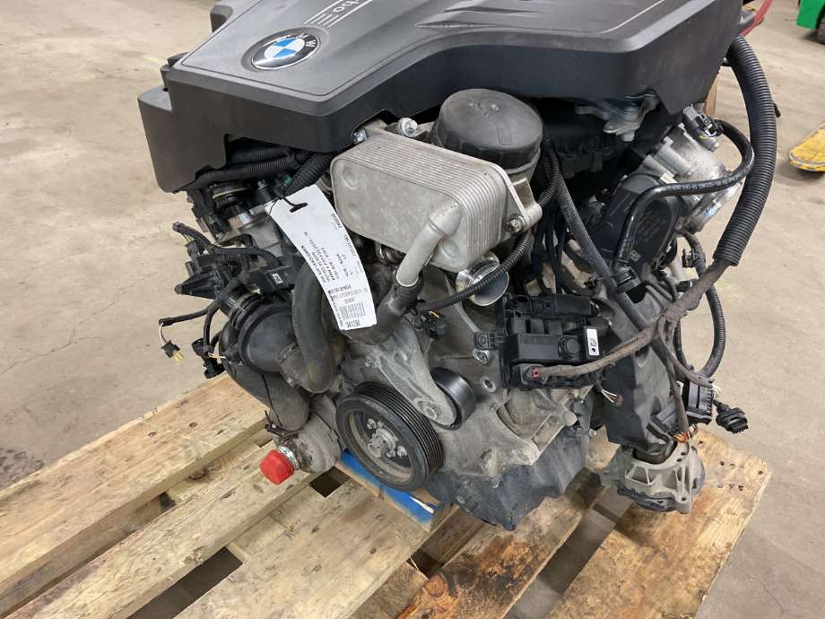 Motor bensin til BMW 4-Serie 2013-2020 (F32/F33/F36) (F32/F33/F36) (BMW|180 KW VERSJONEN|N20-B20A|11 00 2 420 309)