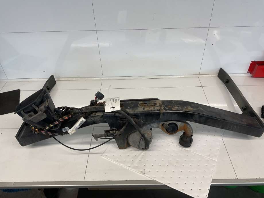 Hengerfeste til VW Tiguan 2007-2011 (Type I, Fase 1)  (VOLKSWAGEN|5N0 803 881 C|5N0 804 936|)
