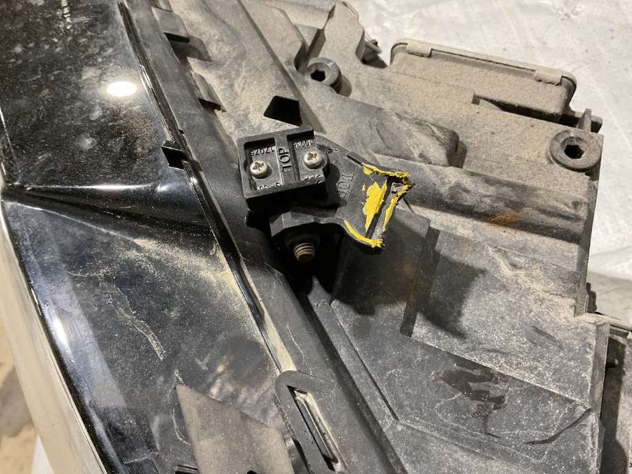 Frontlykt venstre halogen til Audi Q5 2008-2012 (Type I, Fase 1)  (AUDI|8R0 941 029 AF|)