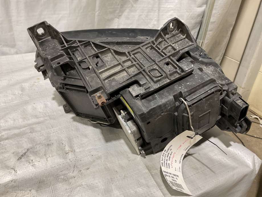 Frontlykt venstre halogen til Audi Q5 2008-2012 (Type I, Fase 1)  (AUDI|8R0 941 029 AF|)