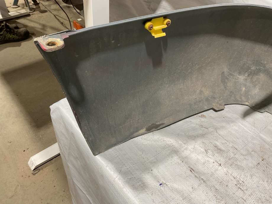 Støtfanger bak til Toyota Hiace 1996-2001 (Fase 1) (TOYOTA|5215926070|)