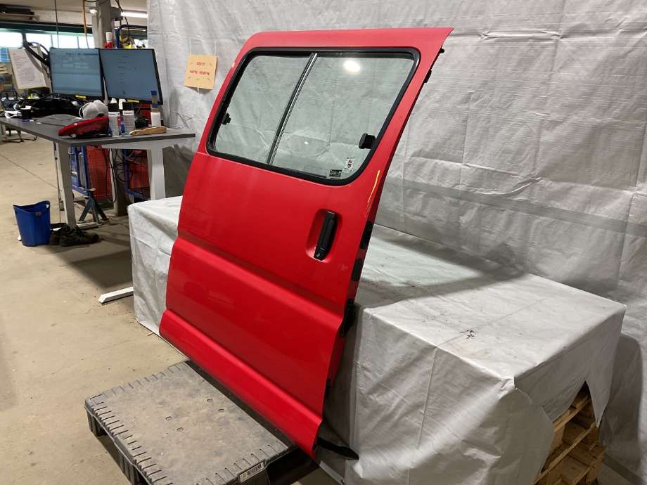 Dør høyre skyvedør til Toyota Hiace 1996-2001 (Fase 1) (TOYOTA|6700326170|)
