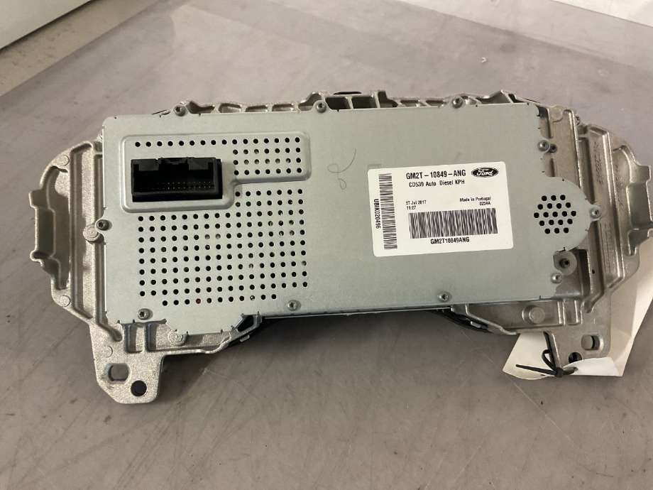 Instrumentpanel til Ford Edge 2016-2019  (FORD|GM2T-10849-ANG|)