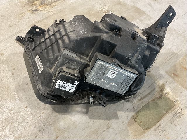 Frontlykt høyre halogen til Ford Edge 2016-2019 (FORD|FK7B-13W029-CG|)