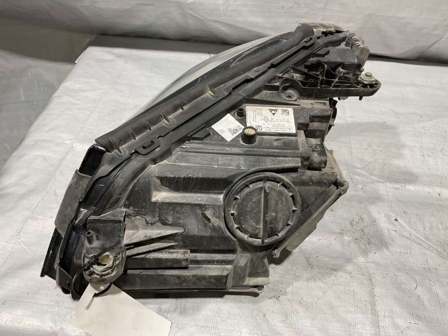 Frontlykt høyre halogen til Mercedes C-Klasse 2018-2021 (Fase 2) (W205) (W205) (MERCEDES|A 205 906 65 04|)