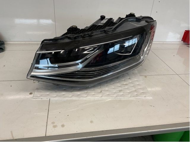 Frontlykt venstre halogen til VW Caddy, 2020-->> (Type IV)  (VOLKSWAGEN CADDY KORT VAREBIL|2K8 941 773 M)