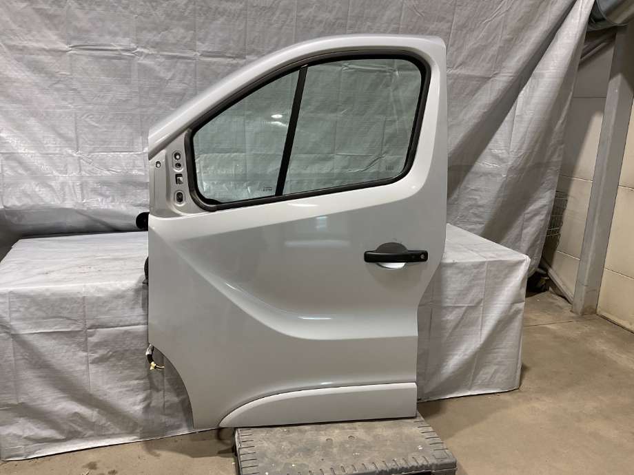 Dør venstre foran til Opel Vivaro B 2014-2019  (OPEL|93455816|)