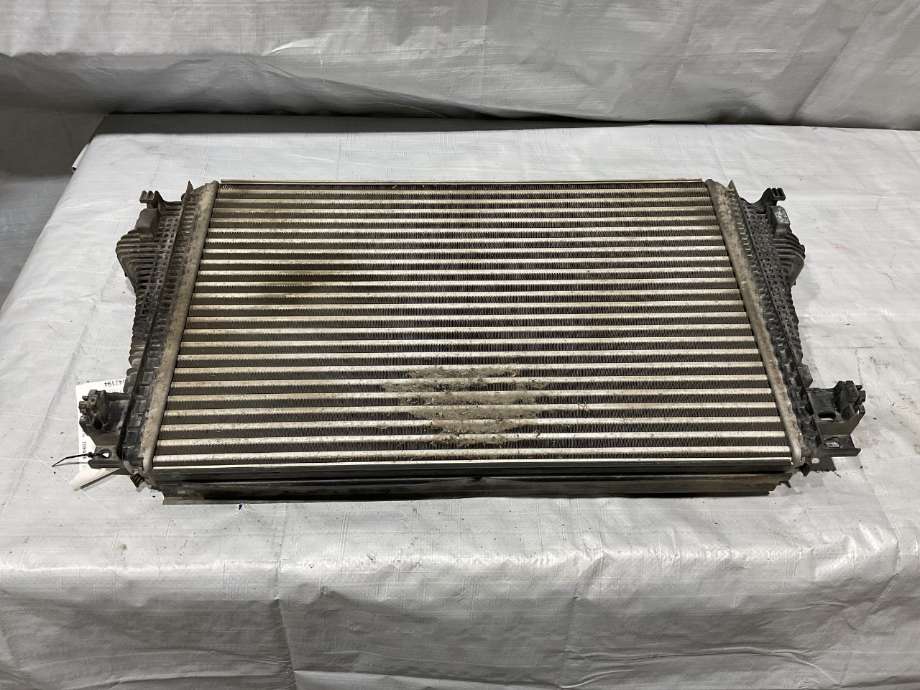 Intercooler til VW Amarok 2010-2016 (Type I, Fase 1)  (VOLKSWAGEN|2H0 145 804 C|)