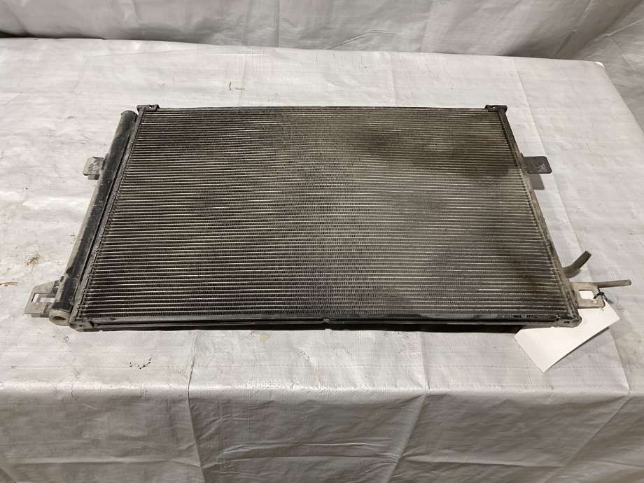 Aircondition radiator til VW Amarok 2010-2016 (Type I, Fase 1)  (VOLKSWAGEN|2H0 820 411 B|)