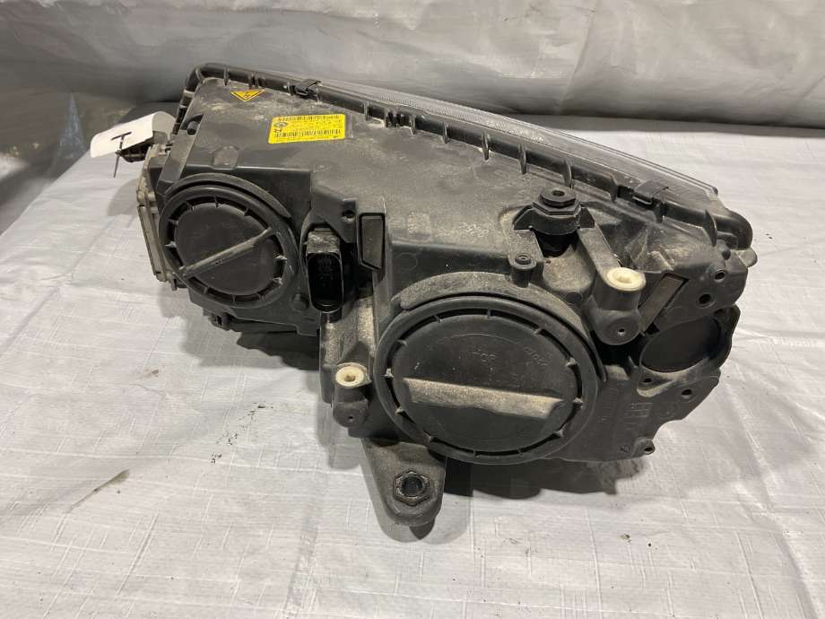 Frontlykt høyre halogen til Škoda Octavia 2013-2016 (Type III, Fase 1)  (SKODA|5E1 941 018 B|)