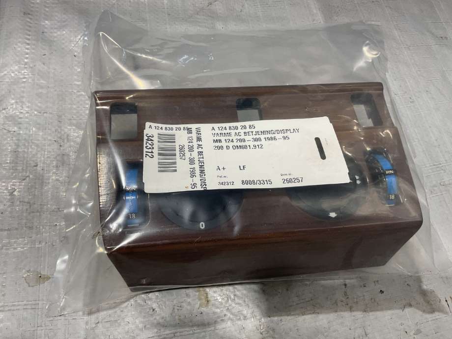 Varmeapparat betjening til Mercedes 124, 1986-1995 (W124) (W124) (MERCEDES|A 124 830 20 85)