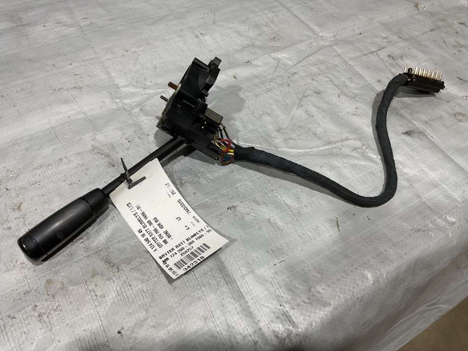 Bryter blink til Mercedes 124, 1986-1995 (W124) (W124) (MERCEDES|A 124 540 10 45)