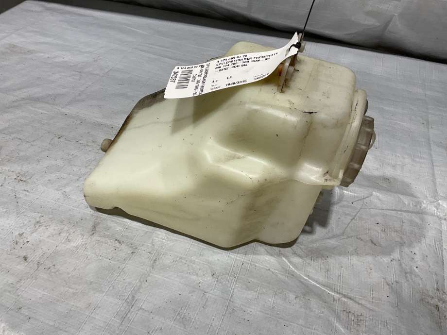 Spylertank til Mercedes 124 1986-1995 (W124) (W124) (MERCEDES|A 124 869 07 20|)