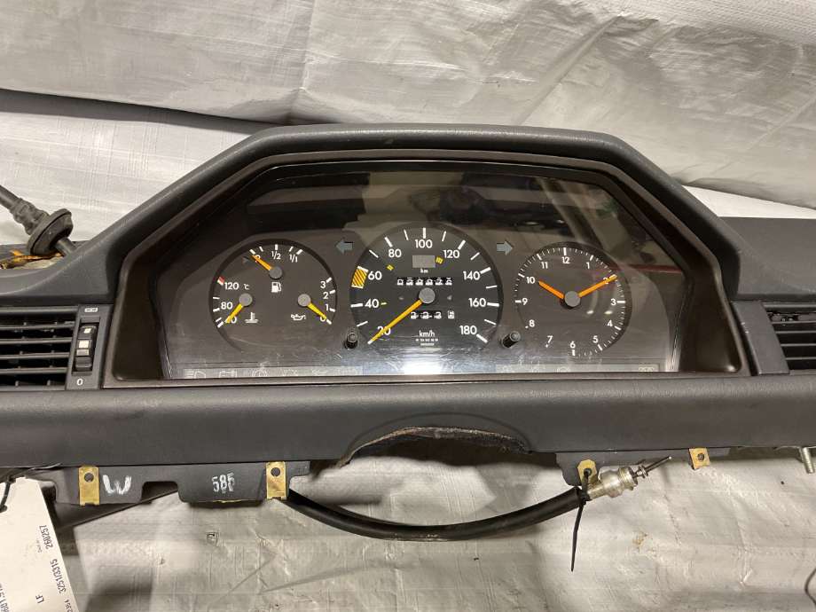 Dashbord til Mercedes 124 1986-1995 (W124) (W124) (MERCEDES|A 124 680 91 87|)